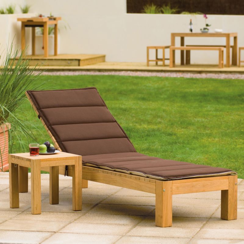 B&Q Panama Sunlounger and Table