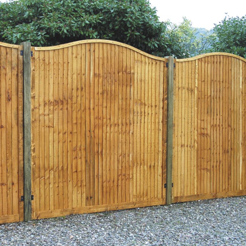 Coventry Wave Panel Fencing - 20 x (H)1.8m Panels, 21 x (H)2.4m Posts - Autumn Gold Effect