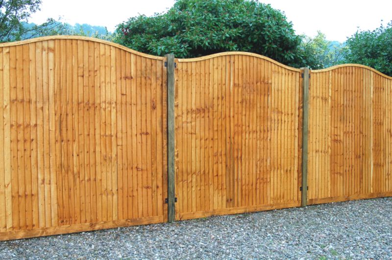Unbranded Coventry Wave Panel Fencing - 3 x (H)1.8m Panels, 4 x (H)2.4m Posts, Plus 3 x(H)1.82m Gravel Boards