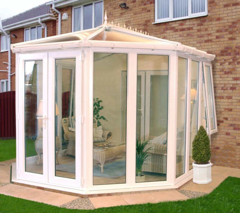 BandQ Victorian Conservatory SBV1-F White (H) 2736 x (W) 3418 x (D) 3011mm