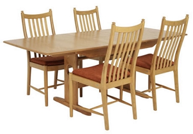 Ercol Windsor Windsor table and 4 Penn classic chairs