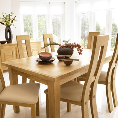 Horizon Extending table (180cm x 100cm) & 4 Riva leather seat chairs