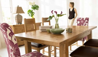 lyon GREAT DINING DEAL! Ext. table, 4 wooden and 2 fabric chairs