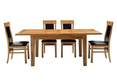 extending dining table with 4 chairs Table and 4 Oakbay chairs