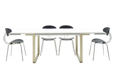 metropolis ext. dining table and 4 chairs Table and 4 Suzie chairs
