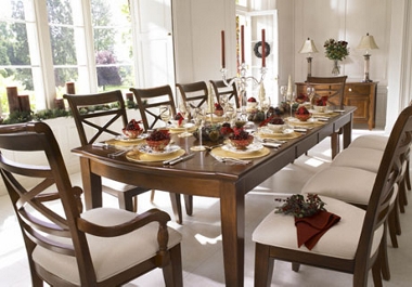 Townsend Extending table, 8 chairs & 2 free carvers