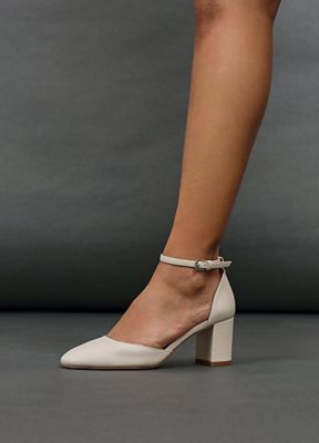 Noire Shoe Ring Holder