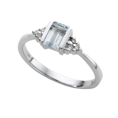 9ct white gold aquamarine and diamond ring - Product number 4242521