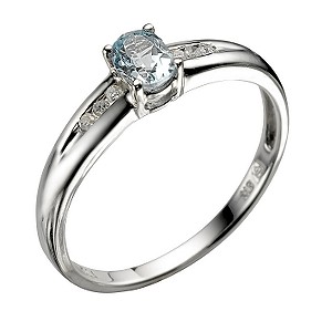 9ct White Gold Blue Topaz Ring9ct White Gold Blue Topaz Ring