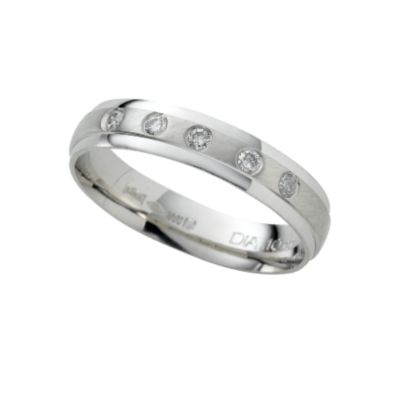 Ladies' platinum diamond wedding ring