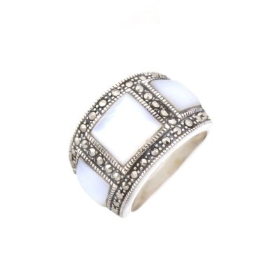 Sterling silver mother of pearl and marcasite ring - size L