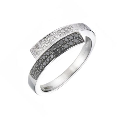 9ct white gold two-colour diamond ring