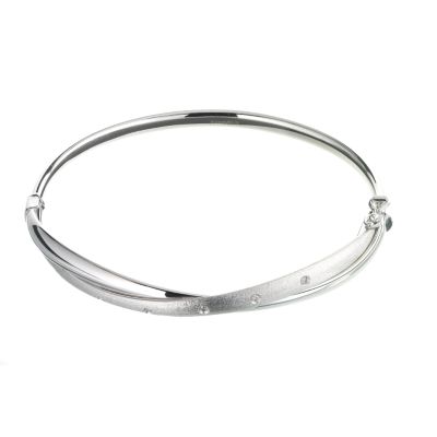 9ct white gold satin polished with diamonds bangle - Product number 5971187