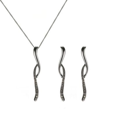 9ct white gold diamond pendant earring set - Product number 6168361