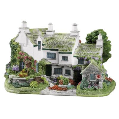 Lilliput Lane - Hazlenut Hall Club - Product number 6259669