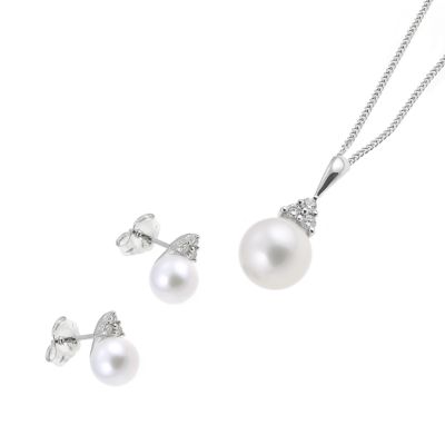 9ct white gold pearl and diamond pendant and earrings - Product number 6481671
