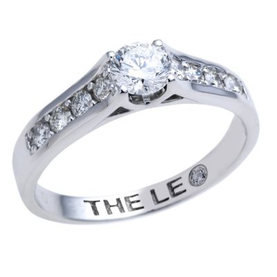 Leo platinum 1 carat diamond bridal ring set