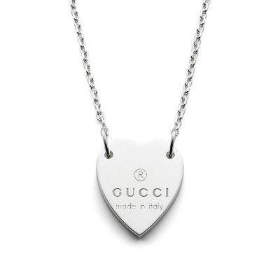 Necklace with engraved Gucci trademark heart motif