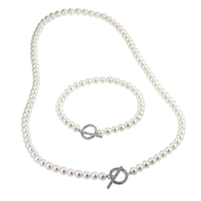 9ct white gold diamonds and pearl necklace and bracelet set
