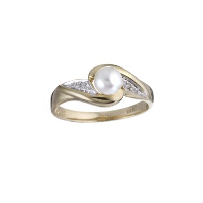 9ct gold pearl and diamond ring