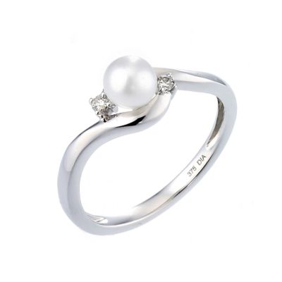9ct white gold cultured freshwater pearl ring