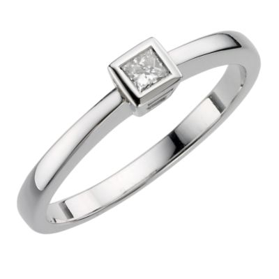 9ct white gold diamond solitaire ring