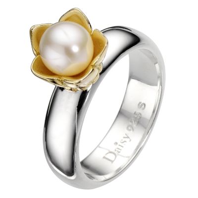 Daisy Star Wars cultured freshwater pearl ring Size L