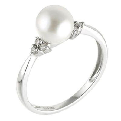 9ct white gold diamond and pearl ring