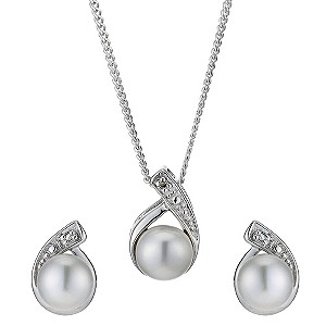 Silver Diamond & Cultured Pearl Pendant & Earrings SetSilver Diamond & Pearl Pendant & Earrings Set