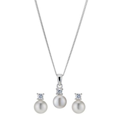 Silver Cubic Zirconia & Cultured Pearl Jewellery SetSilver Cubic Zirconia & Pearl Earrings & Pendant