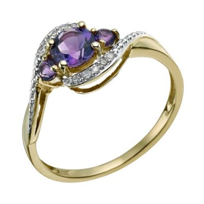 9ct Yellow Gold Diamond & Amethyst Ring9ct Yellow Gold Diamond & Amethyst Ring