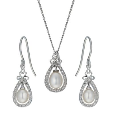 9ct gold cultured freshwater pearl & diamond set box set - Product number 9606491