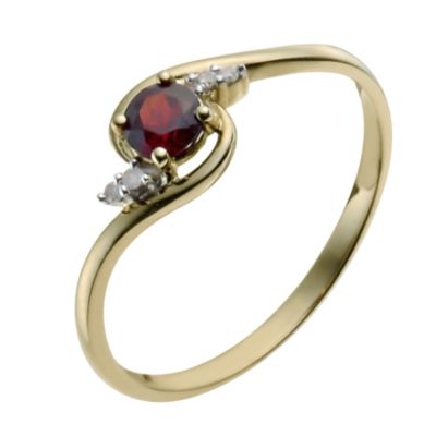 9ct Yellow Gold Garnet and Diamond Ring