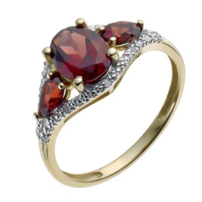 9ct Yellow Gold Garnet & Diamond Ring - Product number 9932739