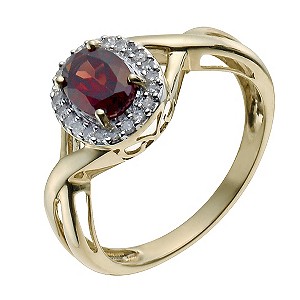 9ct Yellow Gold Garnet and 11 Point Diamond Ring